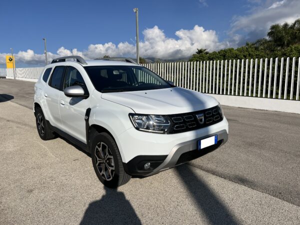 Dacia Duster 1.5 cc 110 CV - immagine 3