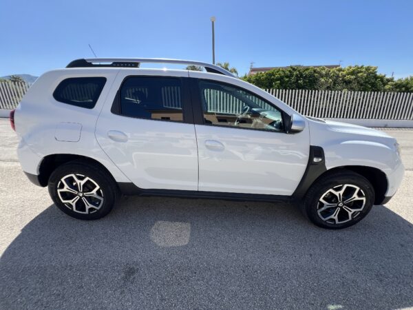 Dacia Duster 1.5 CC Diesel 110 CV - immagine 4