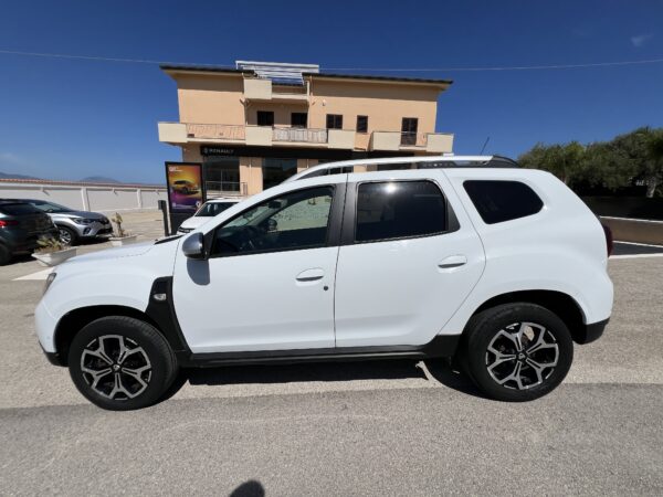 Dacia Duster 1.5 CC Diesel 110 CV - immagine 8