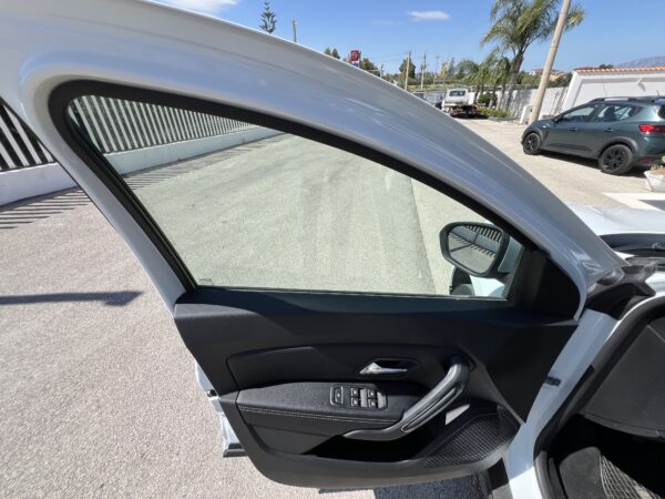 Dacia Duster 1.5 CC Diesel 110 CV - immagine 9