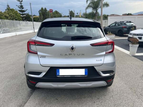 Renault Captur 1.6 PLUG-IN HYBRID 160 CV - immagine 6