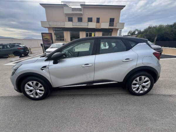 Renault Captur 1.6 PLUG-IN HYBRID 160 CV - immagine 8