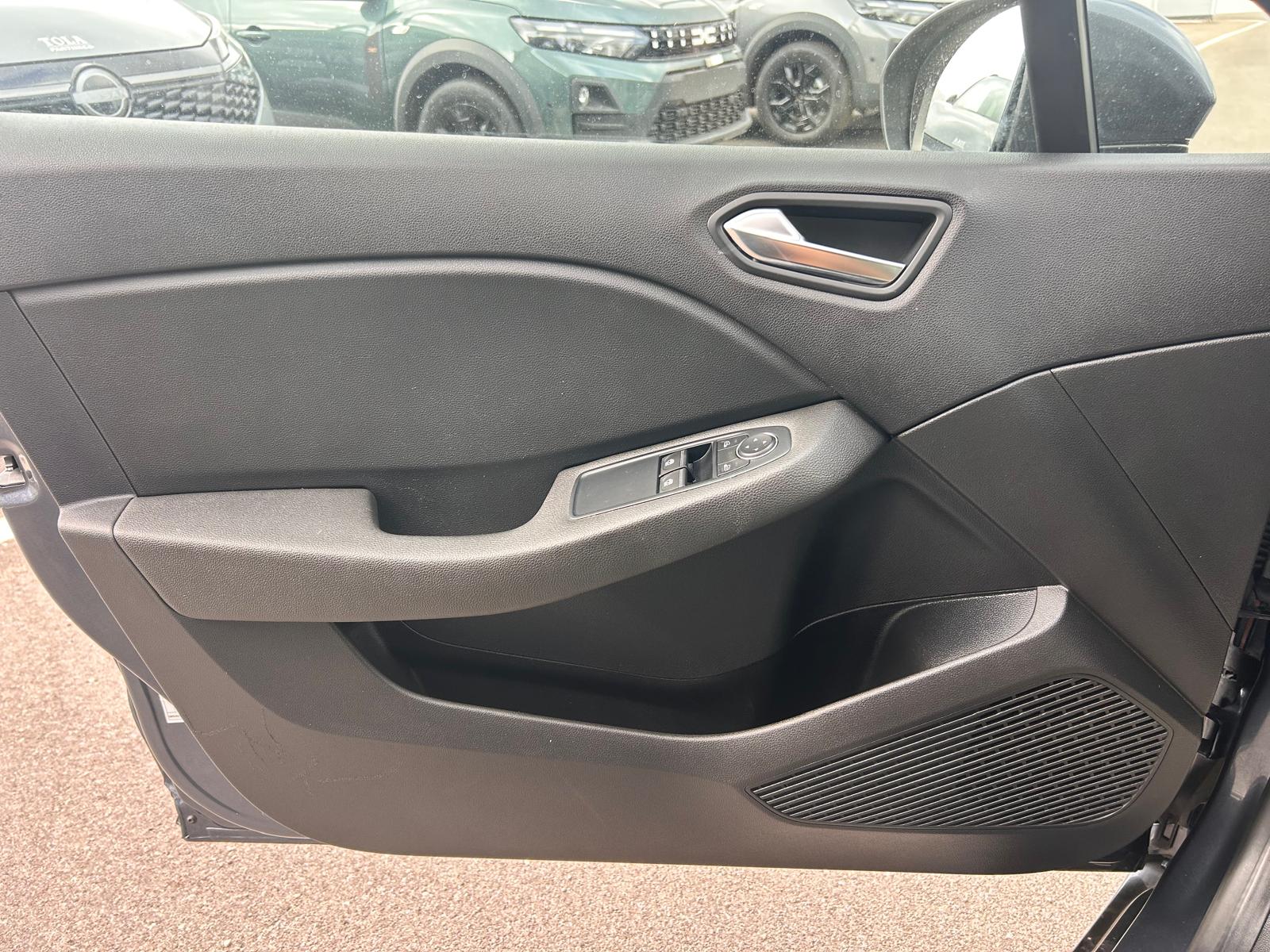 RENAULT CLIO FULL HYBRID 1.6 CC 140CV €. 14.900,00 - immagine 3