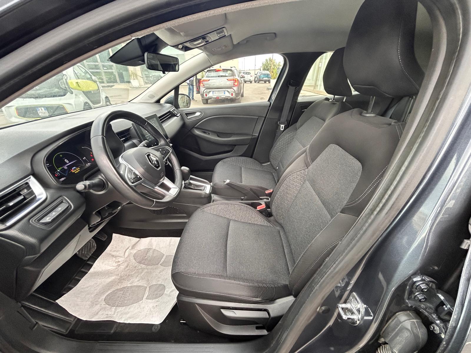 RENAULT CLIO FULL HYBRID 1.6 CC 140CV €. 14.900,00 - immagine 2
