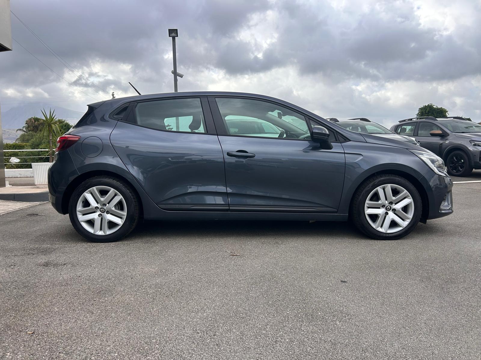 RENAULT CLIO FULL HYBRID 1.6 CC 140CV €. 14.900,00 - immagine 11