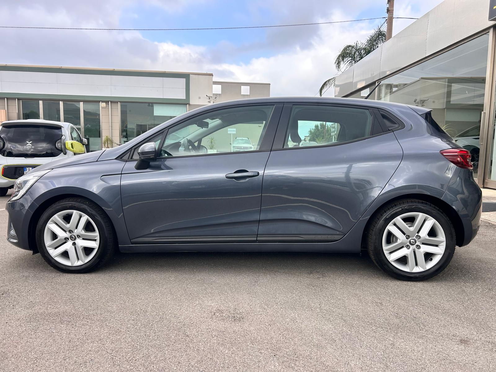 RENAULT CLIO FULL HYBRID 1.6 CC 140CV €. 14.900,00 - immagine 7