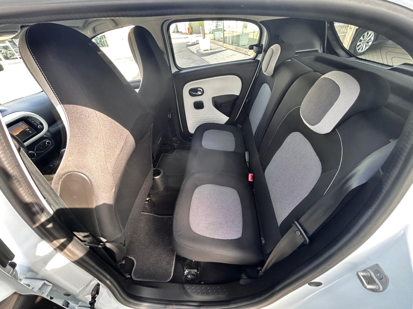 RENAULT TWINGO URBAN NIGHT 1.0 CC €.12.900,00 - immagine 12