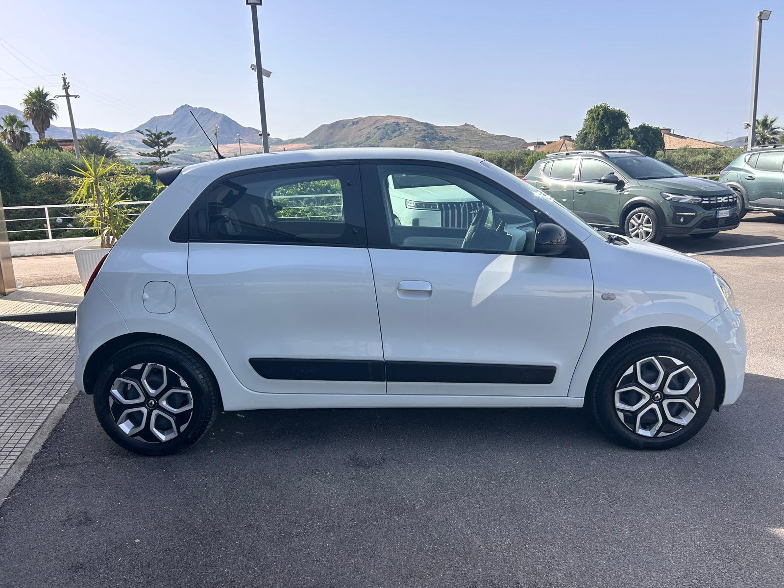 RENAULT TWINGO URBAN NIGHT 1.0 CC €.12.900,00 - immagine 7